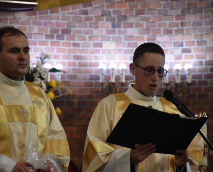 Świadectwa nowo wyświęconych diakonów w naszej świątyni.